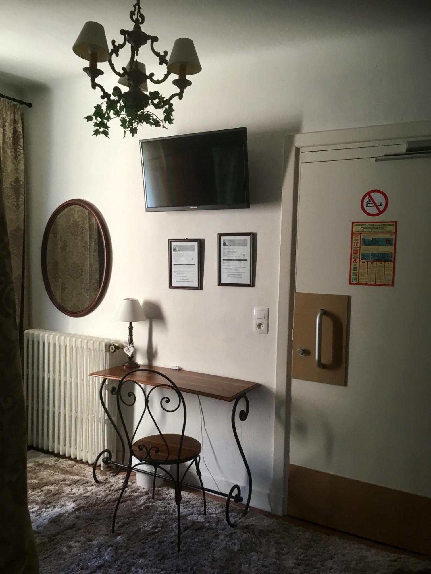 Hotel Boutique Saint-Louis Lisieux Kültér fotó