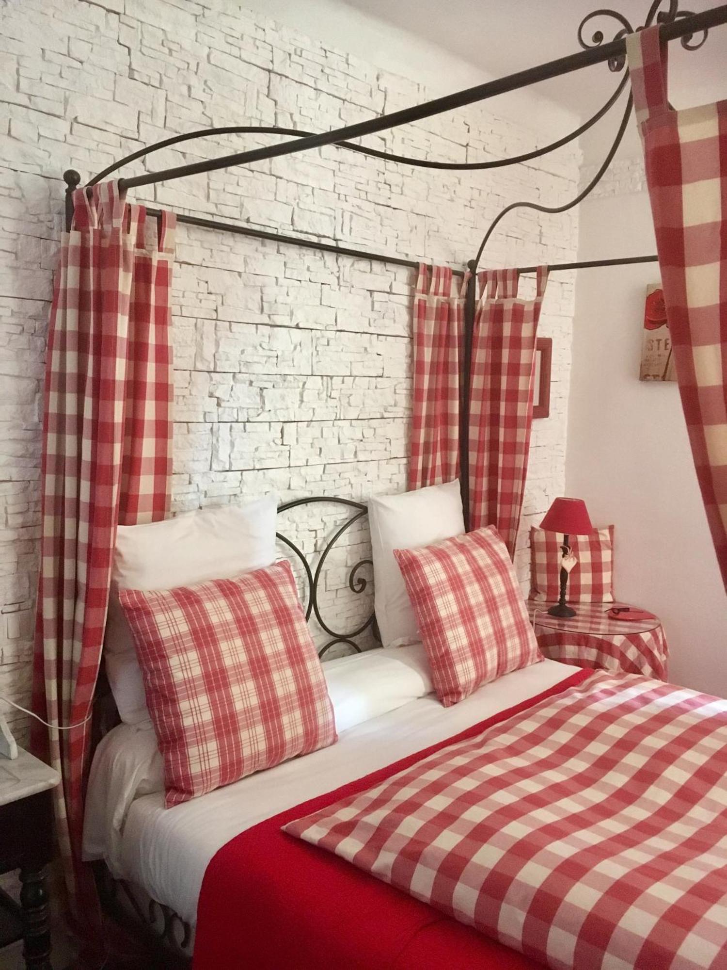 Hotel Boutique Saint-Louis Lisieux Kültér fotó