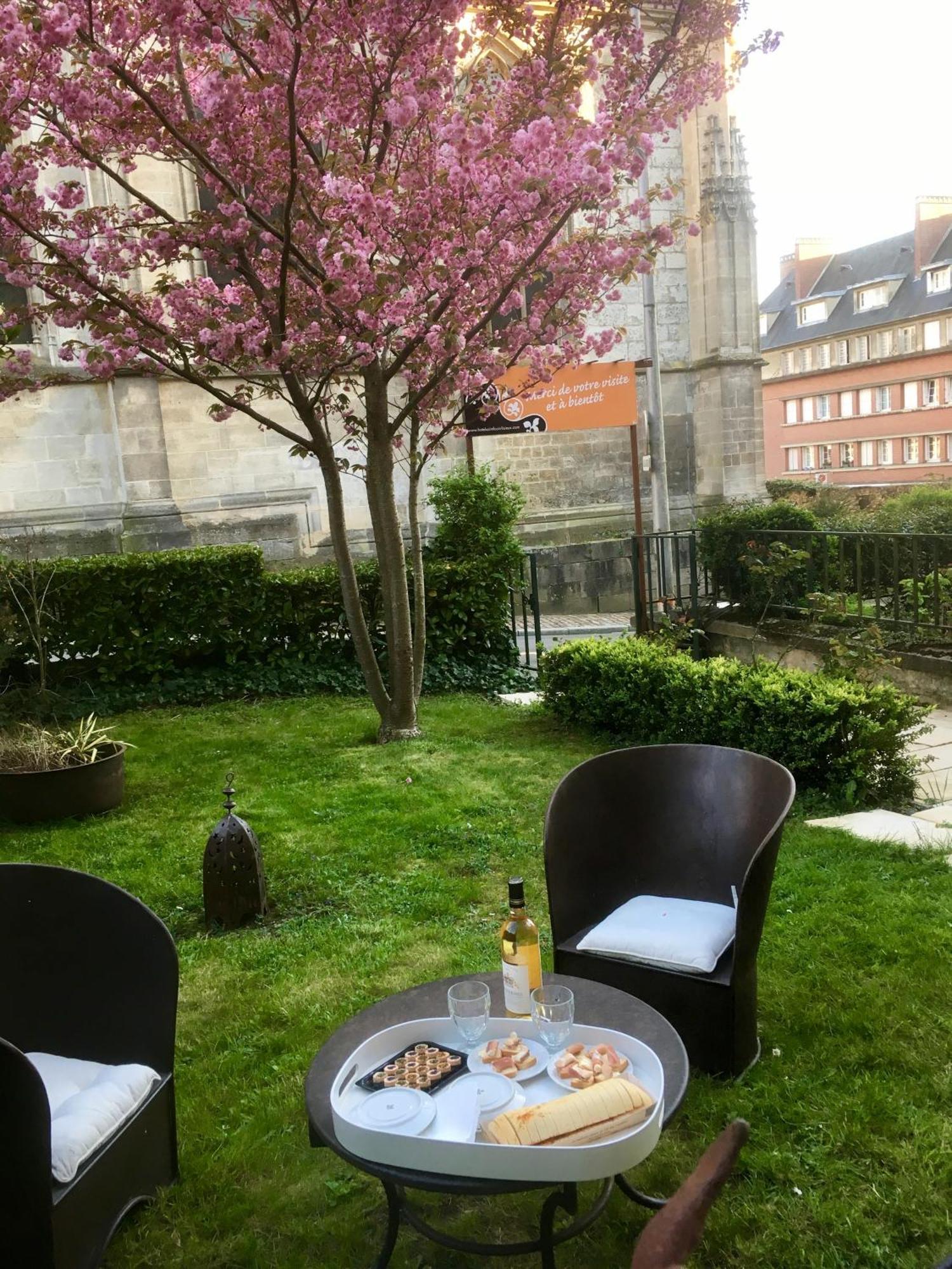 Hotel Boutique Saint-Louis Lisieux Kültér fotó