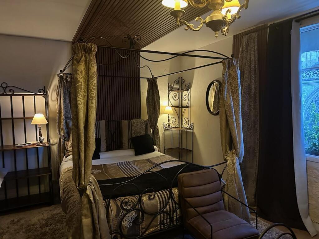 Hotel Boutique Saint-Louis Lisieux Kültér fotó
